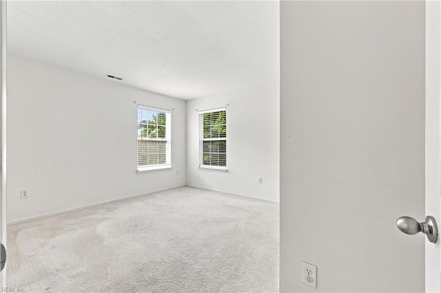 4320 Schooner TRL, Chesapeake, VA 23321