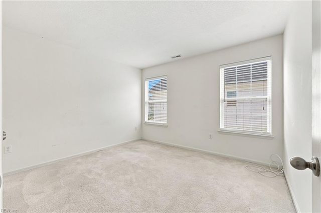 4320 Schooner TRL, Chesapeake, VA 23321