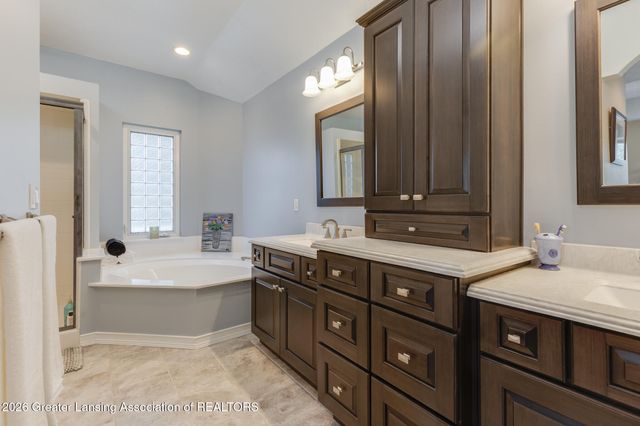 11420 Carousel, Grand Ledge, MI 48837