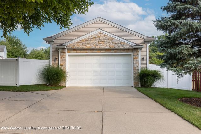 11420 Carousel, Grand Ledge, MI 48837