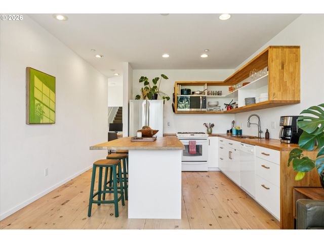 5232 N WILLIAMS Ave, Portland, OR 97217