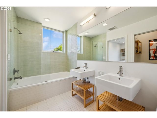 5232 N WILLIAMS Ave, Portland, OR 97217