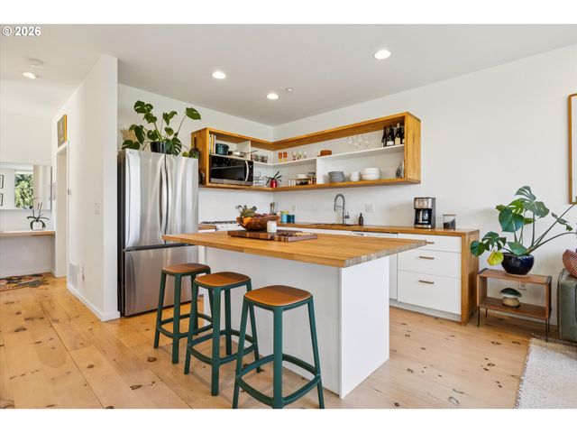 5232 N WILLIAMS Ave, Portland, OR 97217