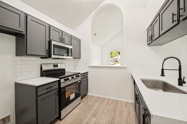 1221 Hilburn Court, Irving, TX 75060