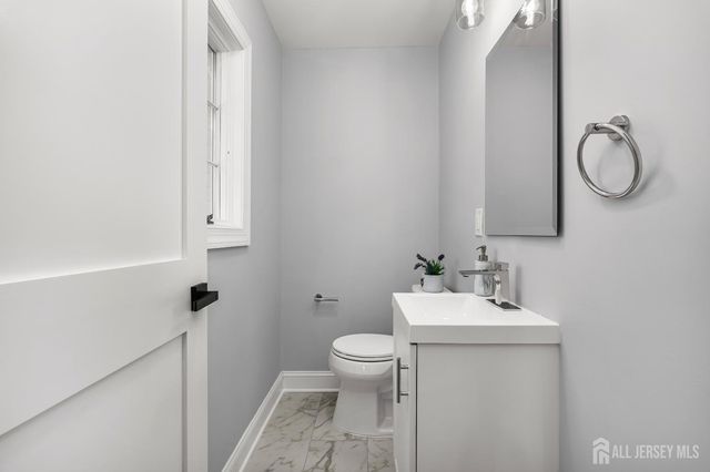 179 Fleet Avenue, Edison, NJ 08820