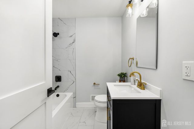 179 Fleet Avenue, Edison, NJ 08820