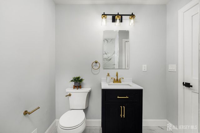 179 Fleet Avenue, Edison, NJ 08820