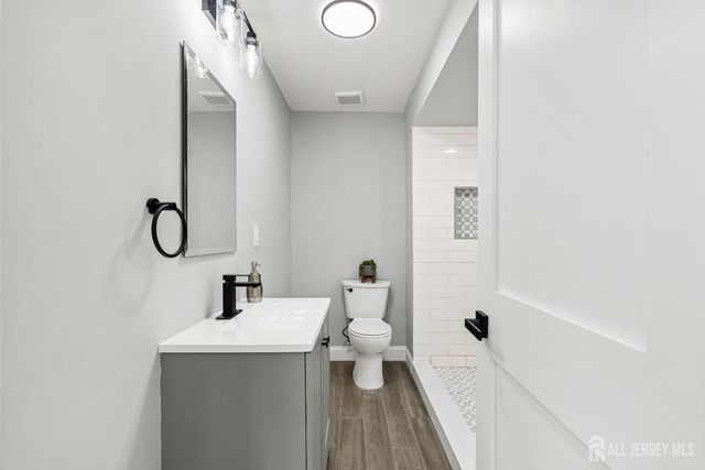 179 Fleet Avenue, Edison, NJ 08820