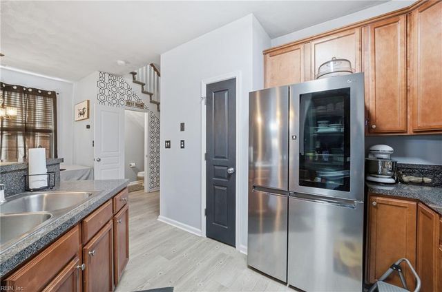 8 Rutland DR, Hampton, VA 23666