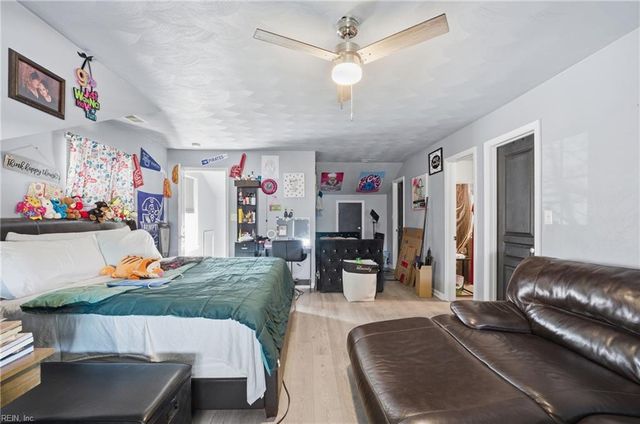 8 Rutland DR, Hampton, VA 23666