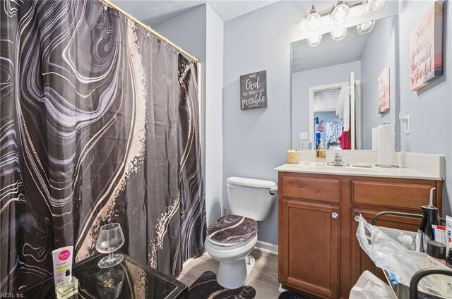 8 Rutland DR, Hampton, VA 23666