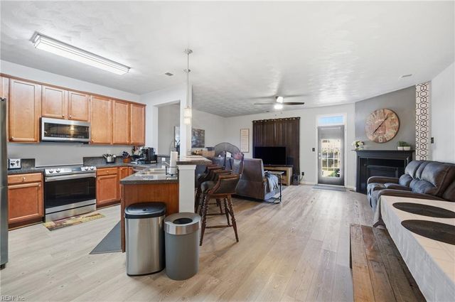 8 Rutland DR, Hampton, VA 23666