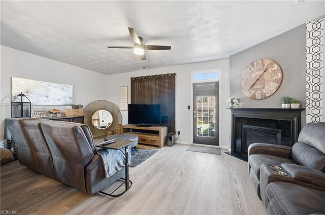 8 Rutland DR, Hampton, VA 23666