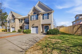8 Rutland DR, Hampton, VA 23666