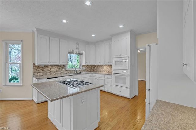 403 Ashway CV, Newport News, VA 23606