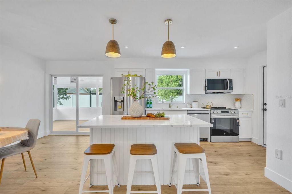 Image 11 of property listing at 2316 FLEET CIRCLE, Orlando, FL 32817