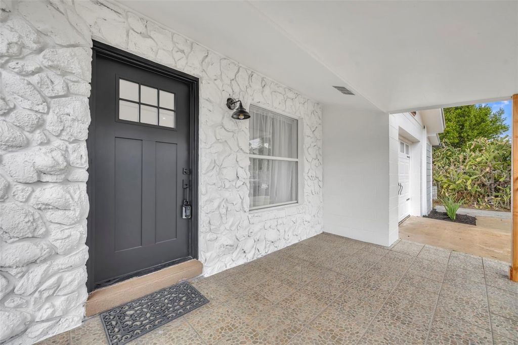 Image 3 of property listing at 2316 FLEET CIRCLE, Orlando, FL 32817