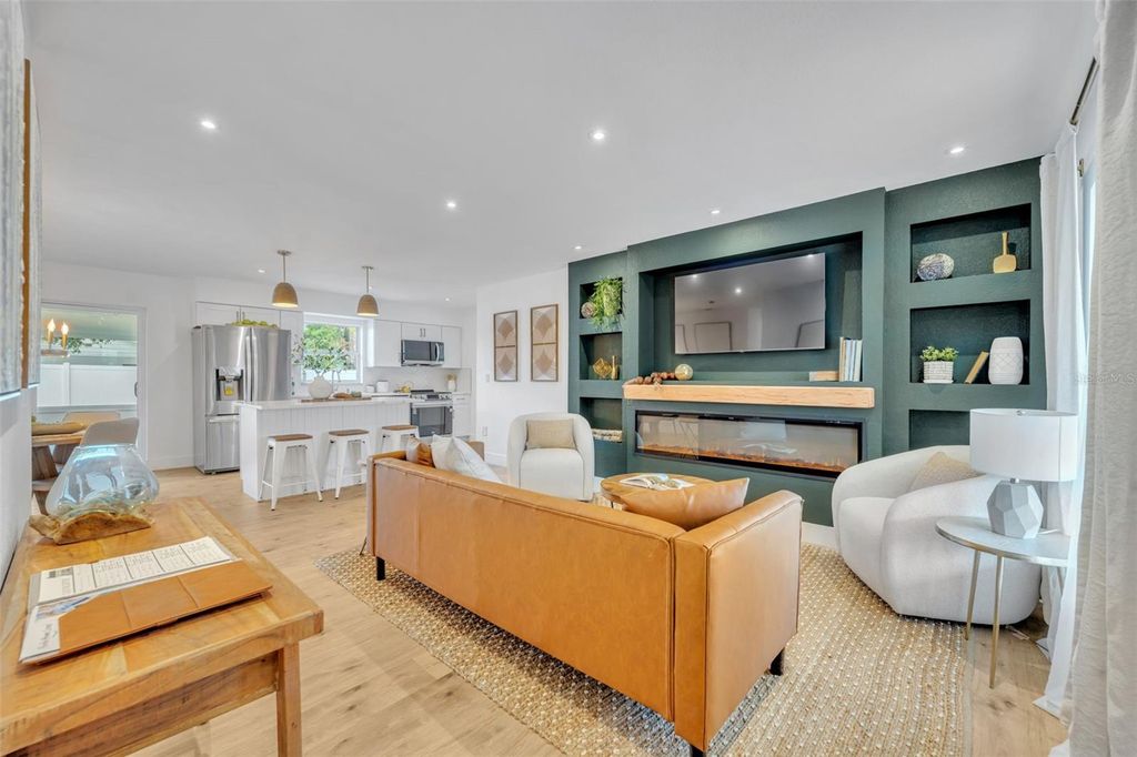 Image 4 of property listing at 2316 FLEET CIRCLE, Orlando, FL 32817