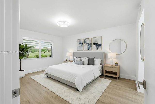 300 SW 130th Terrace 110B, Pembroke Pines, FL 33027