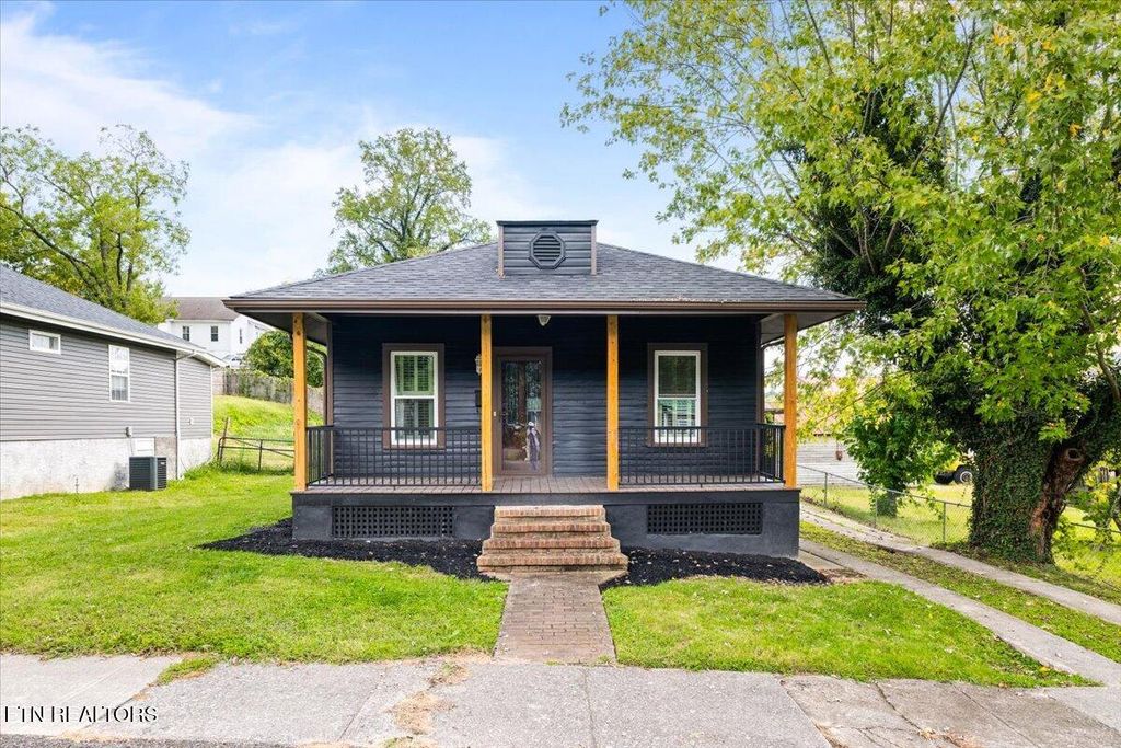 306 E Walden St, Lafollette, TN 37766