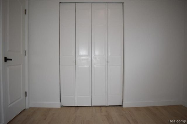 28095 Selkirk Street, Southfield, MI 48076