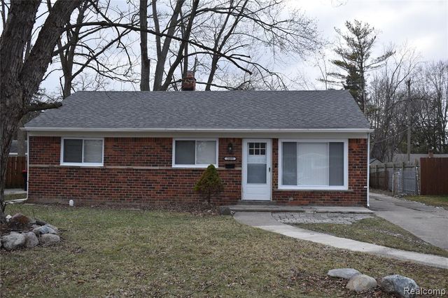 28095 Selkirk Street, Southfield, MI 48076