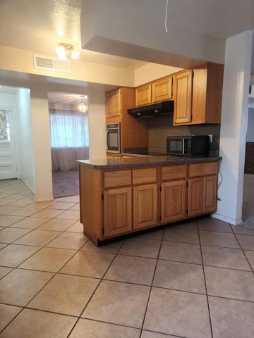 8509 Bellehaven Place NE, Albuquerque, NM 87112