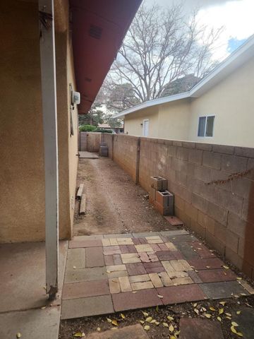 8509 Bellehaven Place NE, Albuquerque, NM 87112