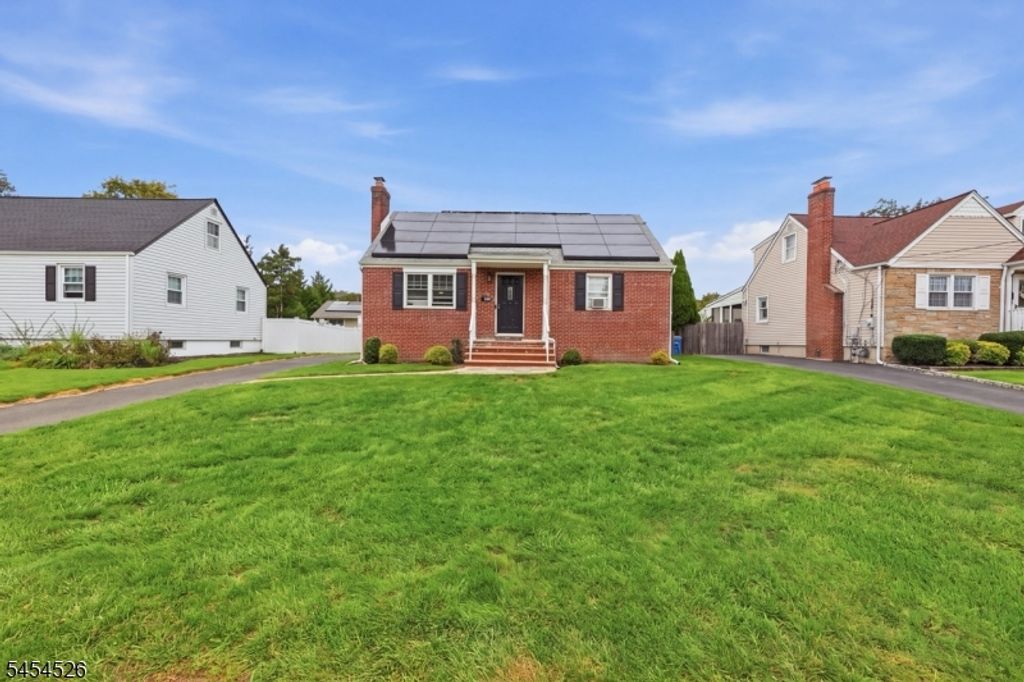748 Ayres Ave, North Plainfield Boro, NJ 07063 — exterior