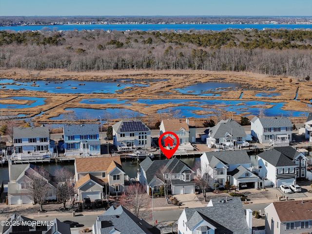 11 Peaksail Drive, Bayville, NJ 08721