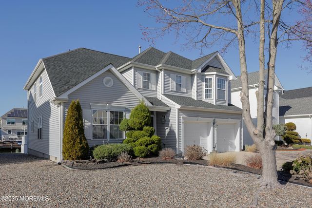 11 Peaksail Drive, Bayville, NJ 08721