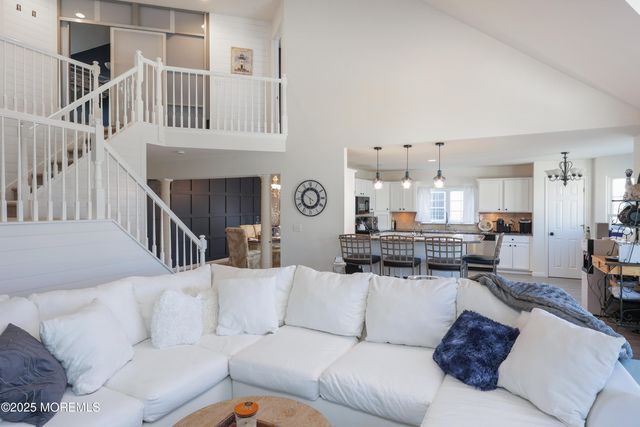 11 Peaksail Drive, Bayville, NJ 08721