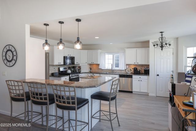 11 Peaksail Drive, Bayville, NJ 08721