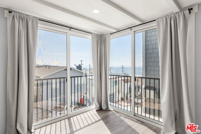 205 44th Street A, Manhattan Beach, CA 90266