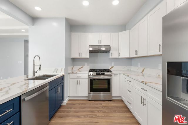 205 44th Street A, Manhattan Beach, CA 90266