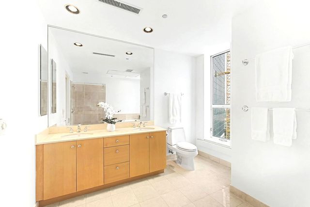 445 E NORTH WATER Street 1005, Chicago, IL 60611