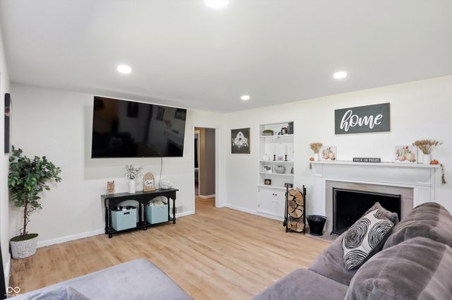 3905 Shelbyville Road, Indianapolis, IN 46237