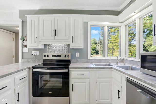 3905 Shelbyville Road, Indianapolis, IN 46237