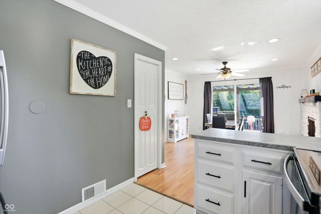 3905 Shelbyville Road, Indianapolis, IN 46237