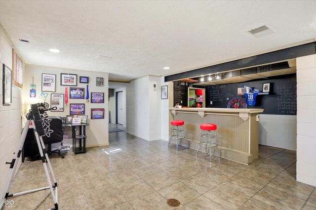 3905 Shelbyville Road, Indianapolis, IN 46237