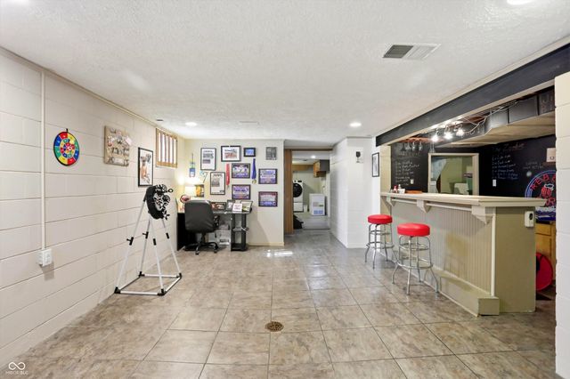 3905 Shelbyville Road, Indianapolis, IN 46237