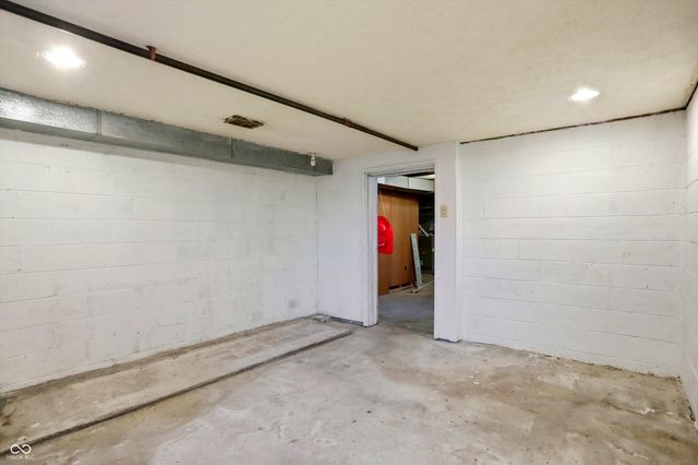 3905 Shelbyville Road, Indianapolis, IN 46237