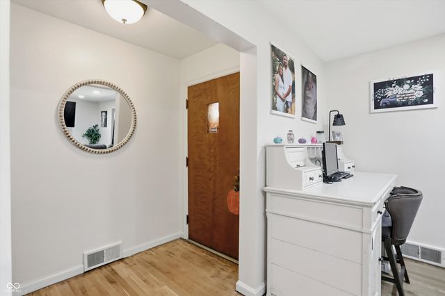 3905 Shelbyville Road, Indianapolis, IN 46237