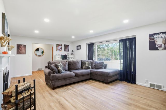 3905 Shelbyville Road, Indianapolis, IN 46237