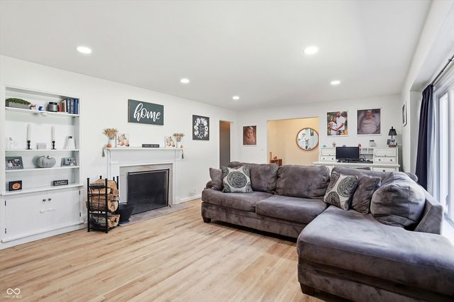 3905 Shelbyville Road, Indianapolis, IN 46237