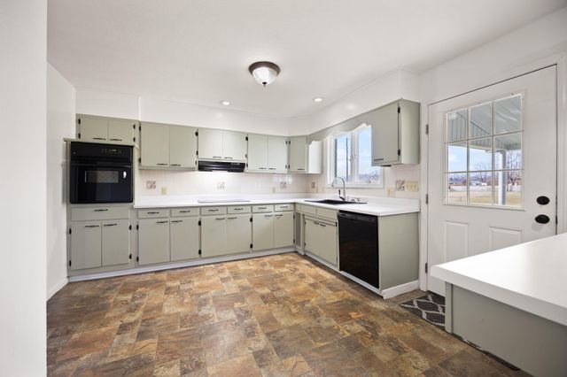 157 Shawnee Avenue, Russell Springs, KY 42642