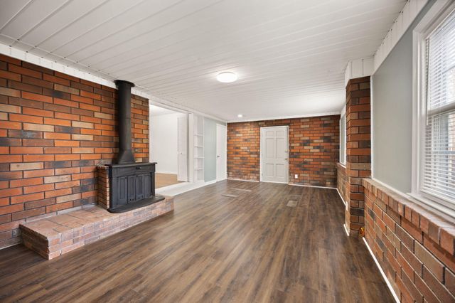 157 Shawnee Avenue, Russell Springs, KY 42642