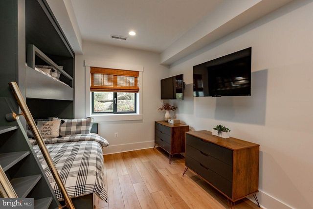 142 RIDGE RUN RD, Mc Henry, MD 21541