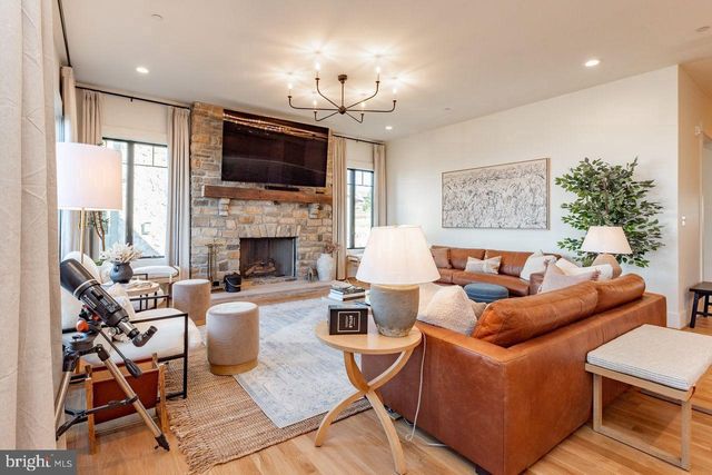 142 RIDGE RUN RD, Mc Henry, MD 21541