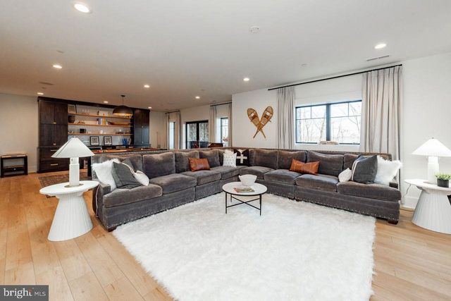 142 RIDGE RUN RD, Mc Henry, MD 21541